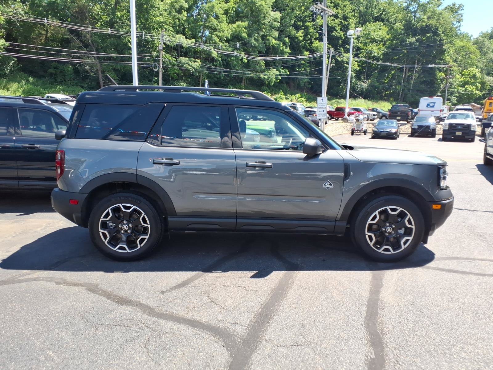 Certified 2025 Ford Bronco Sport Outer Banks w/ Outer Banks Tech Package+ AWD/4WD image 9