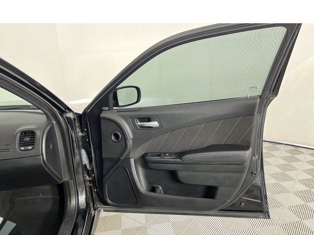 Used 2023 Dodge Charger R/T w/ Blacktop Package image 30