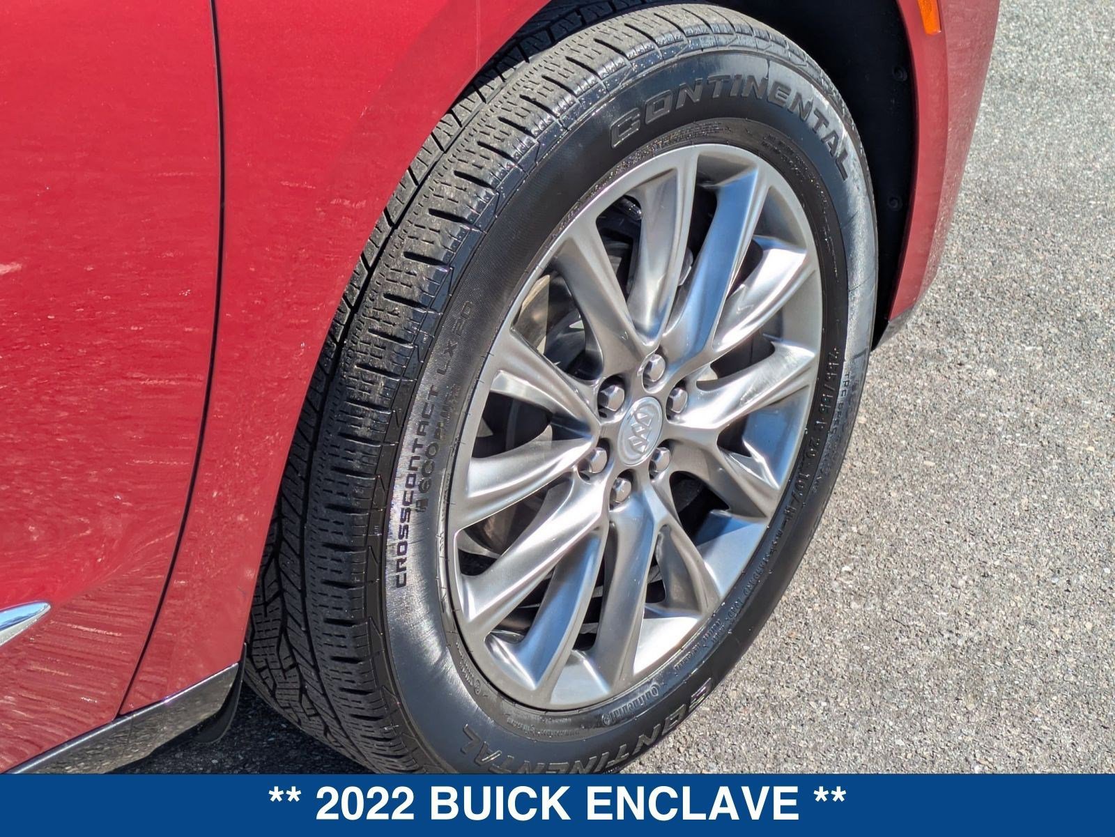 Used 2022 Buick Enclave Essence image 13