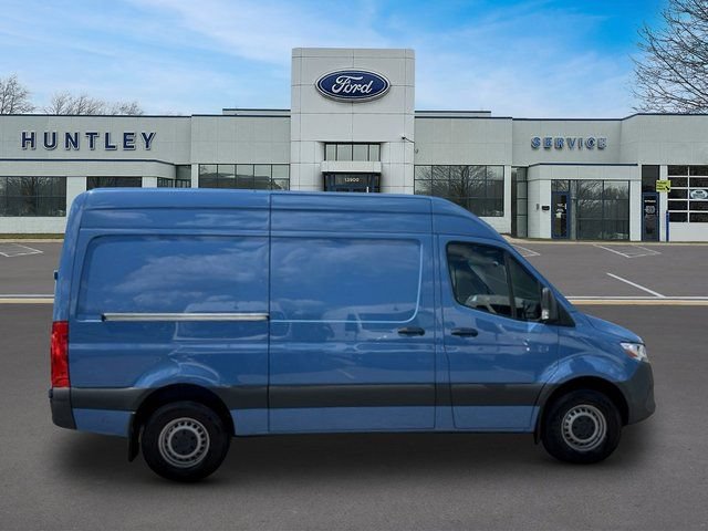 Used 2024 Mercedes-Benz Sprinter 2500 image 4