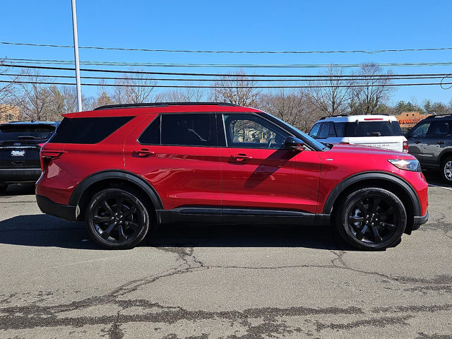 Certified 2023 Ford Explorer ST-Line w/ Class IV Trailer Tow Package image 3