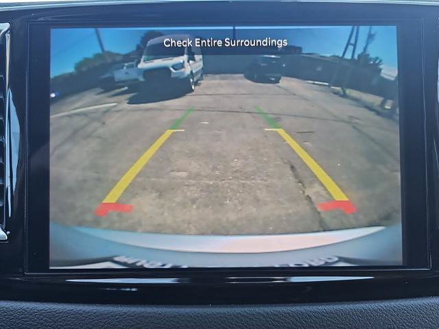 Used 2024 Chrysler Pacifica Touring-L FWD image 21