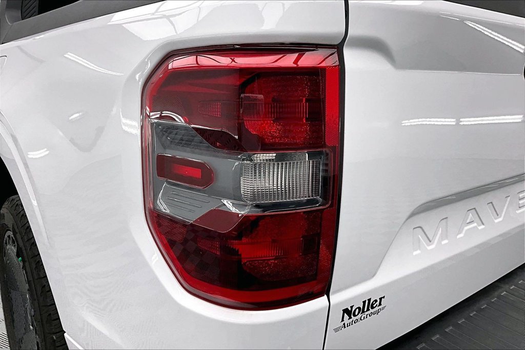 Certified 2025 Ford Maverick Lobo AWD/4WD image 31