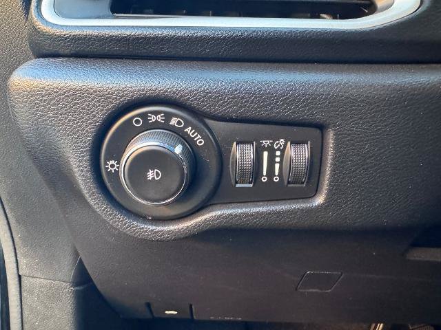 Used 2020 Chrysler Pacifica Touring w/ S Appearance Package FWD image 27