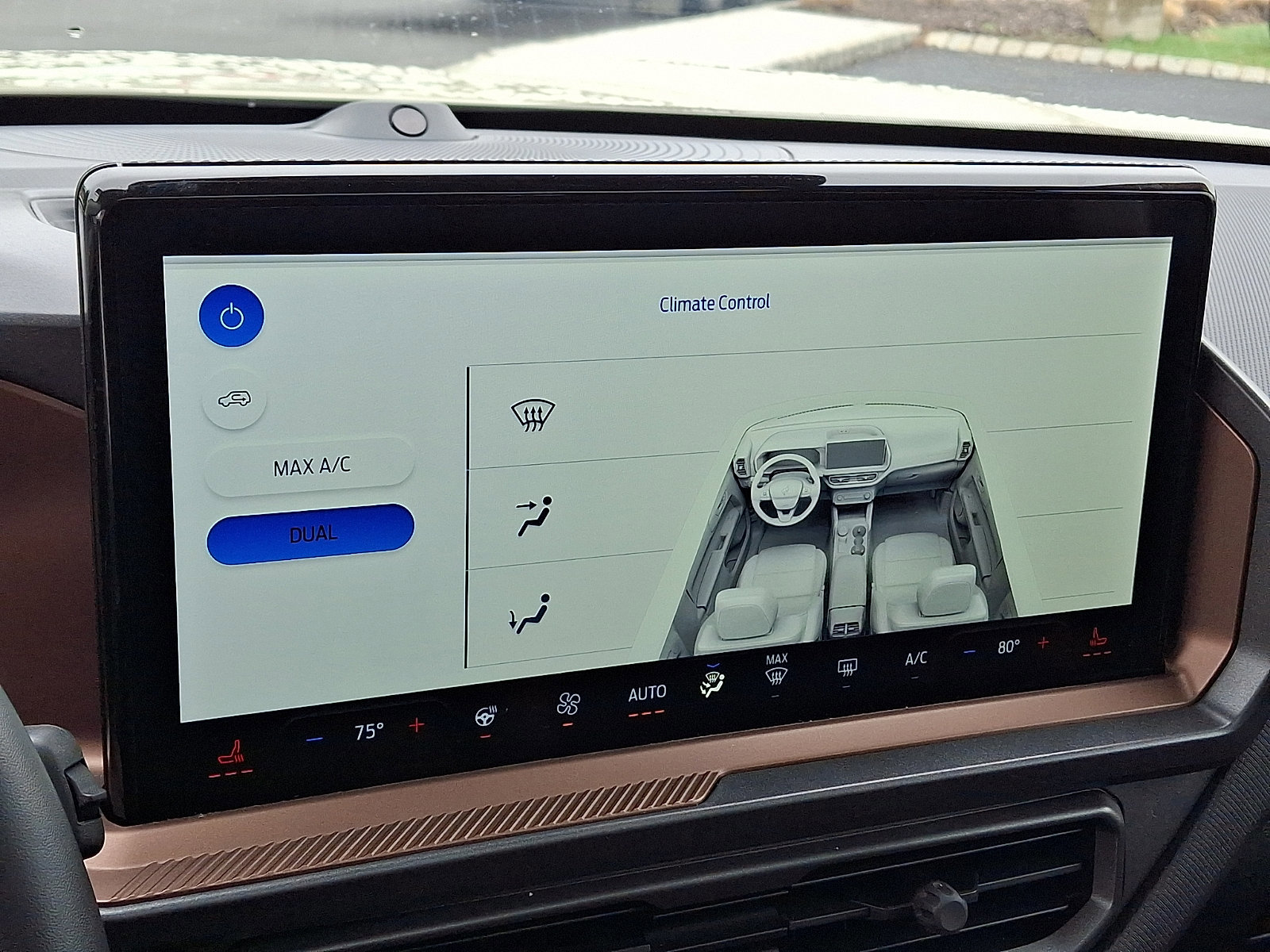 Certified 2025 Ford Bronco Sport Outer Banks w/ Outer Banks Tech Package+ AWD/4WD image 16