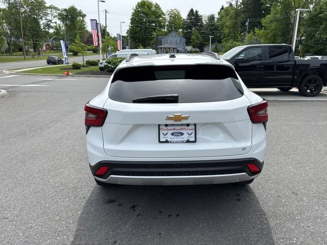 Used 2024 Chevrolet Trax LT FWD image 8