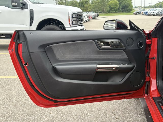Certified 2019 Ford Mustang Shelby GT350 w/ Technology Package RWD image 8