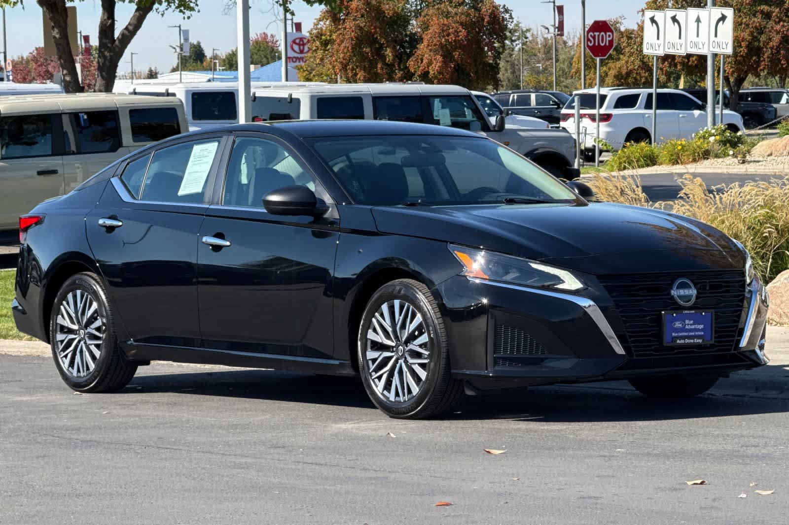 Used 2025 Nissan Altima 2.5 SV FWD image 9