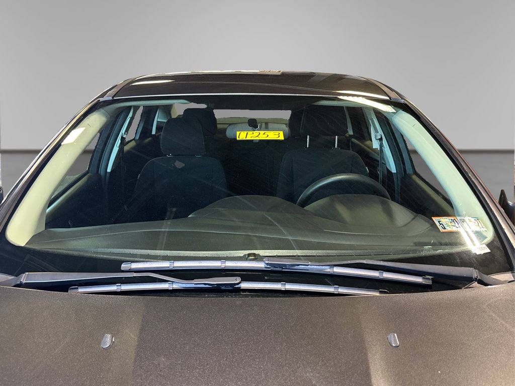 Certified 2018 Ford Focus SE w/ SE Appearance Package FWD image 14