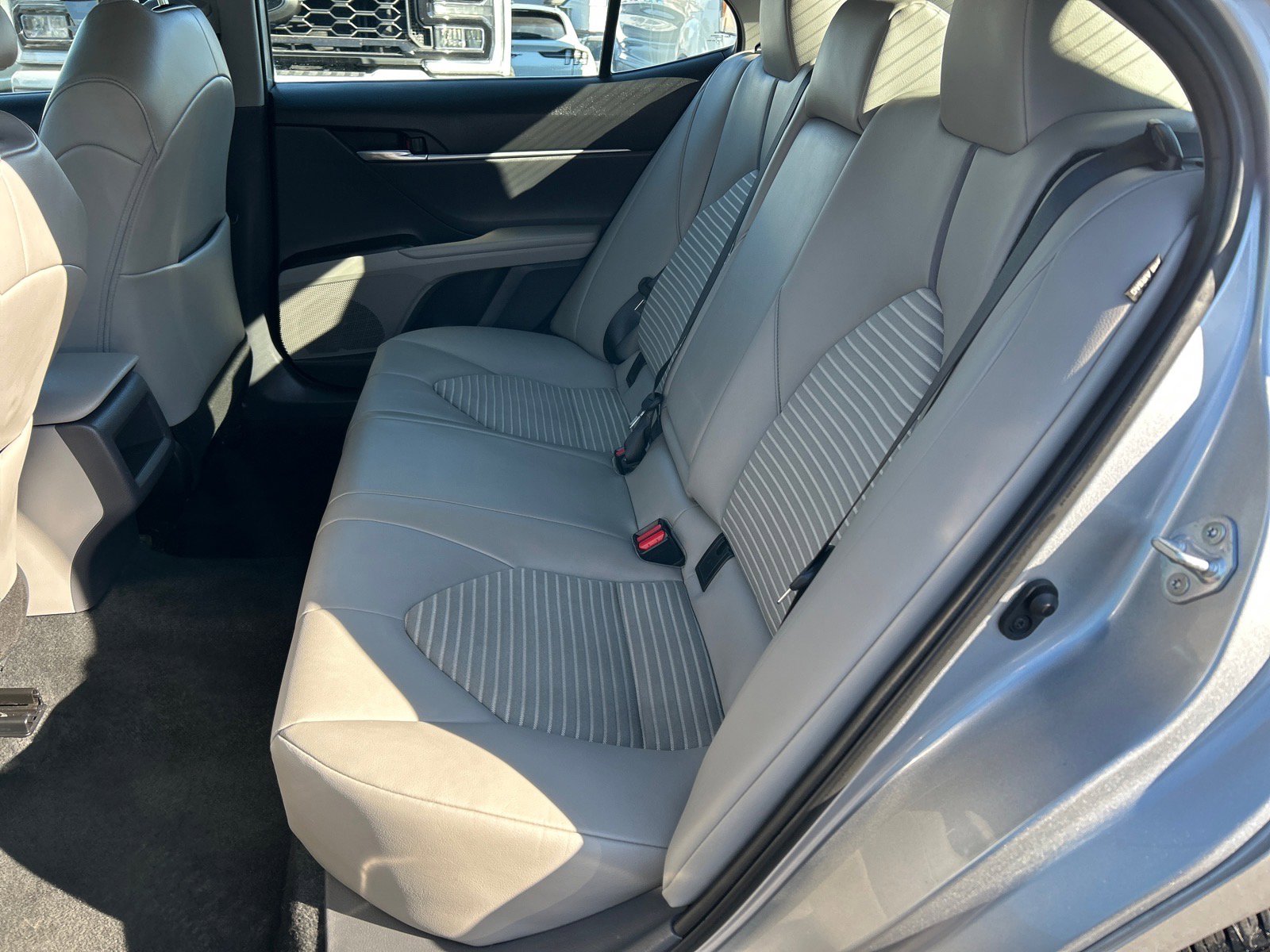 Used 2022 Toyota Camry SE image 10