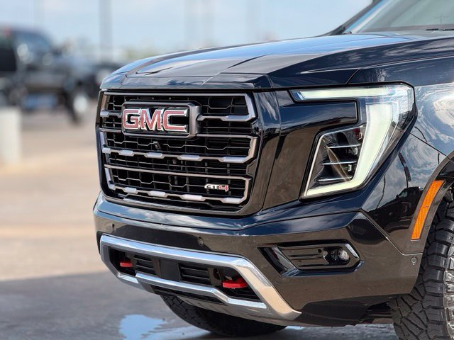 Used 2025 GMC Yukon AT4 Ultimate AWD/4WD image 9