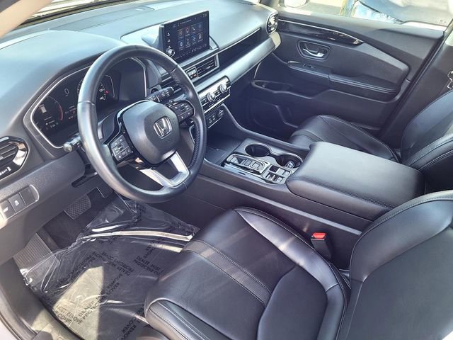 Used 2025 Honda Pilot Touring image 10