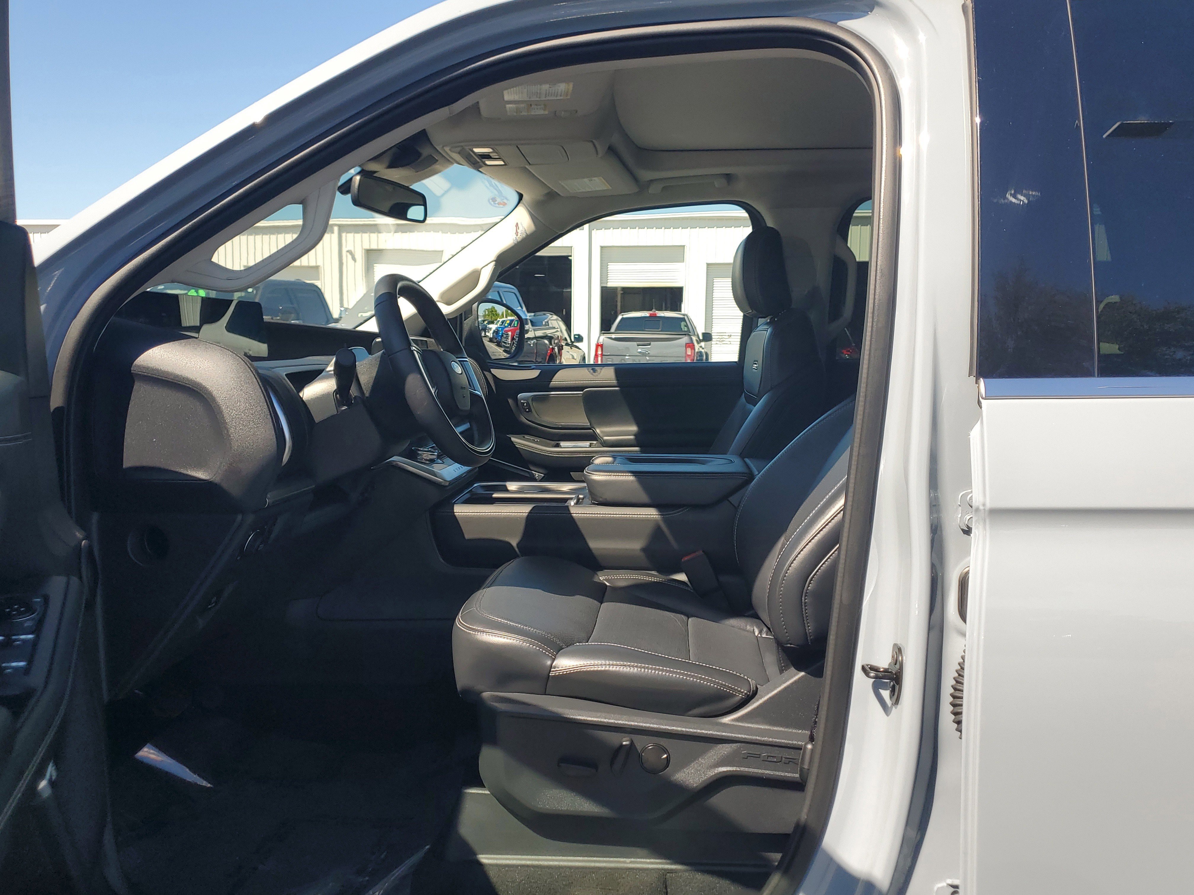 Certified 2025 Ford Expedition Max Platinum image 21