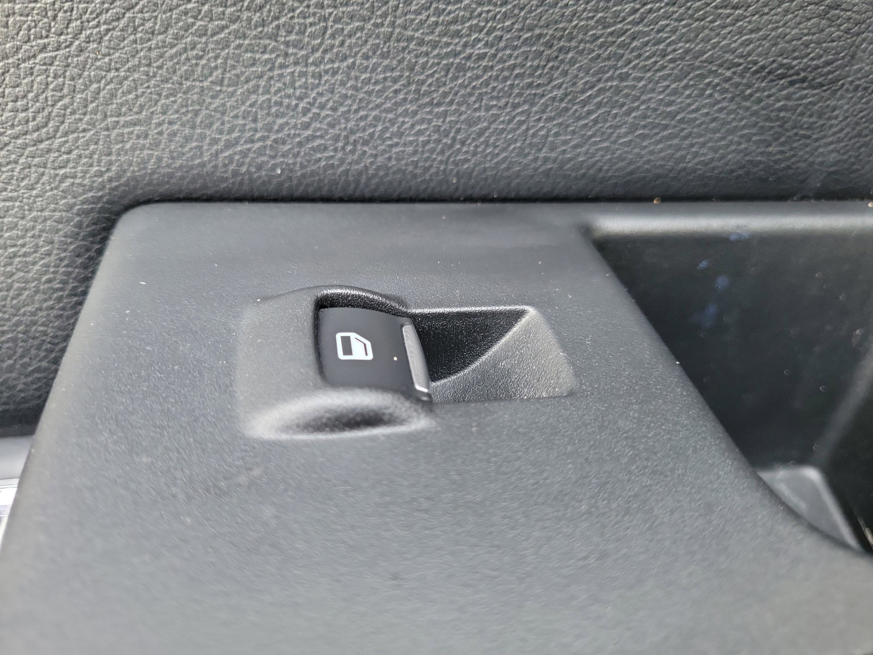 Certified 2020 Ford Expedition XLT w/ Equipment Group 201A AWD/4WD image 15