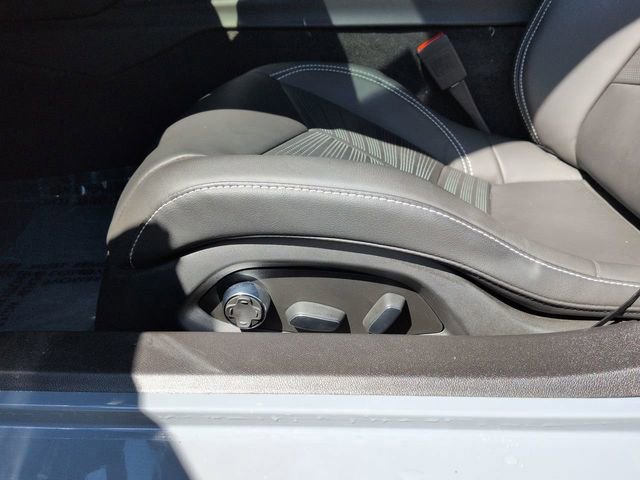 Used 2024 Chevrolet Corvette Stingray w/ Z51 Performance Package image 21