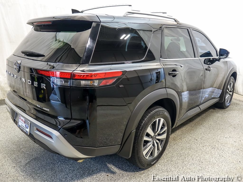 Used 2025 Nissan Pathfinder SL AWD/4WD image 8
