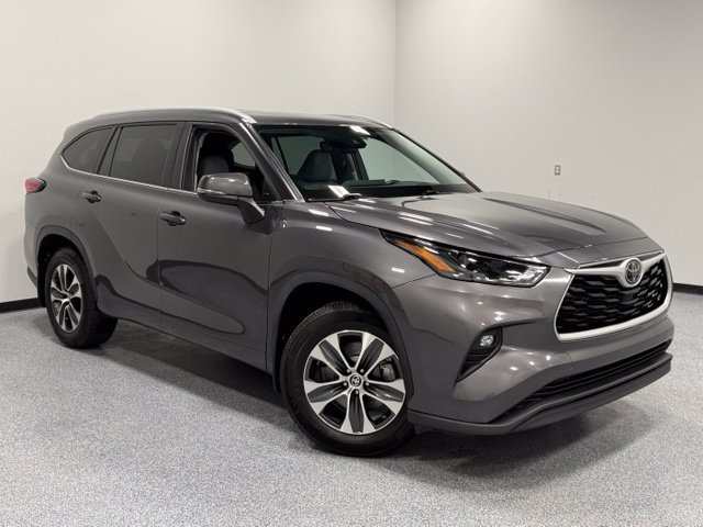 Used 2023 Toyota Highlander XLE
