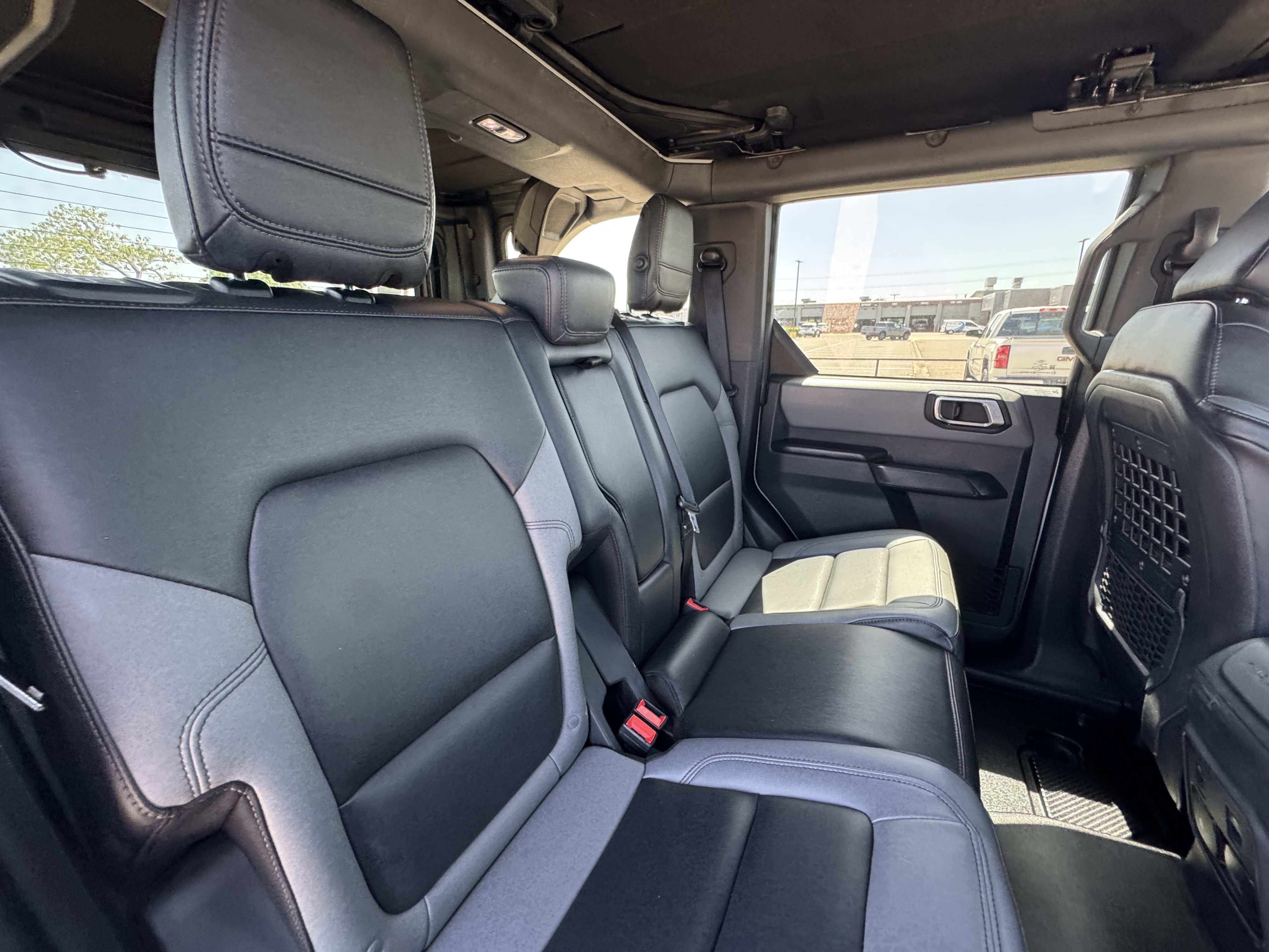 Certified 2024 Ford Bronco Black Diamond w/ Sasquatch Package AWD/4WD image 32