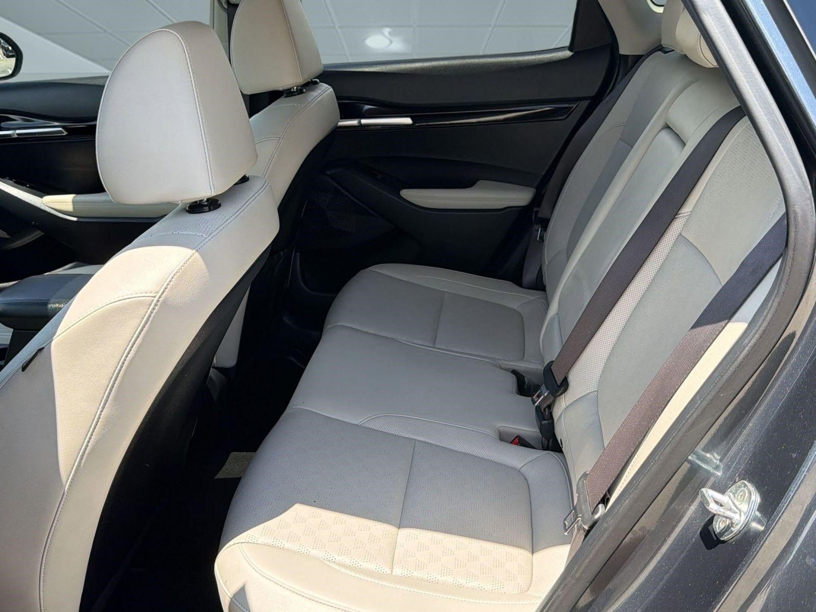 Used 2023 Kia Seltos EX AWD/4WD image 14