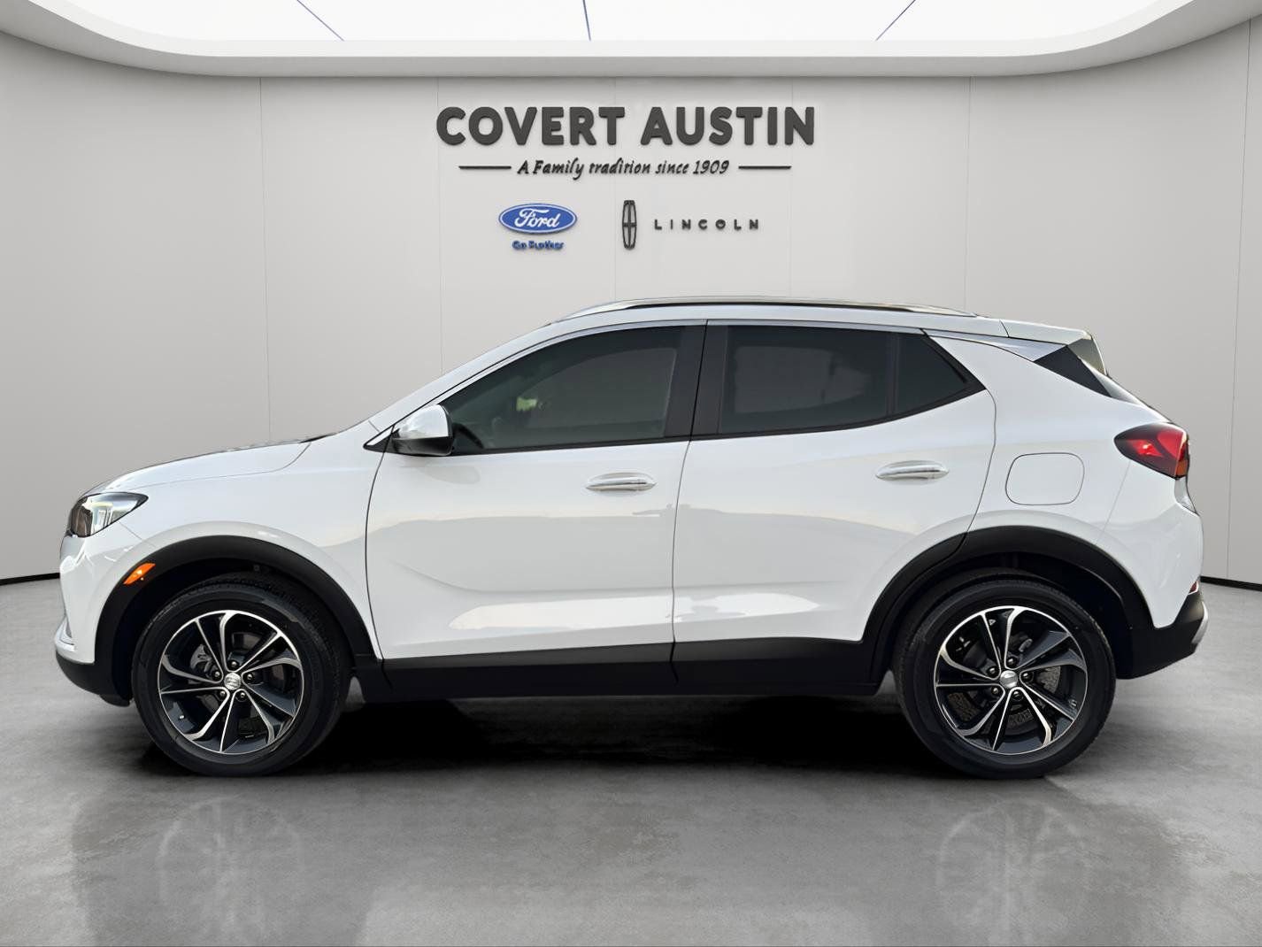 Used 2023 Buick Encore GX Select image 2