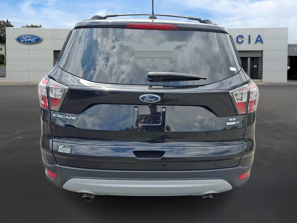 Certified 2018 Ford Escape SE w/ SE Sync 3 Package AWD/4WD image 5