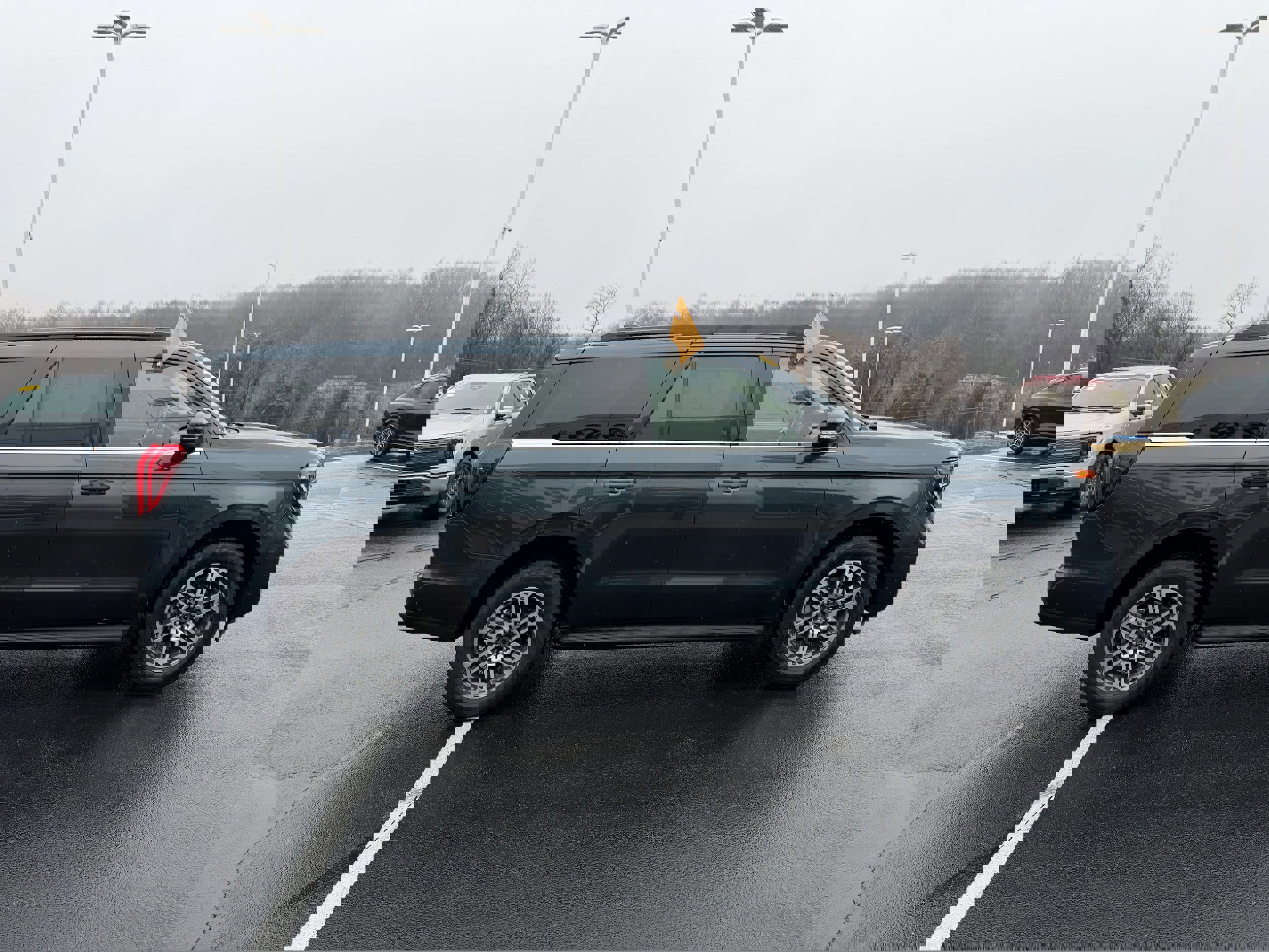 Certified 2025 Ford Expedition Active image 2