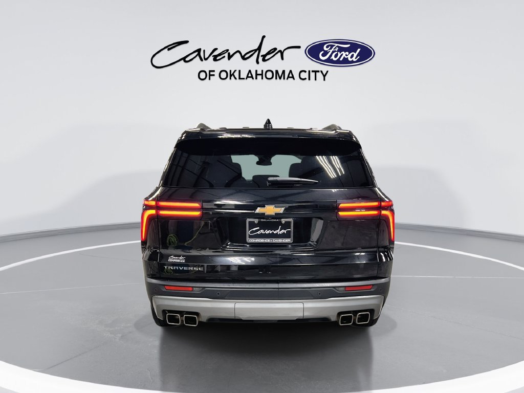 Used 2025 Chevrolet Traverse LT FWD image 7