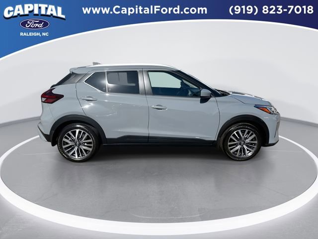 Used 2022 Nissan Kicks SV image 7