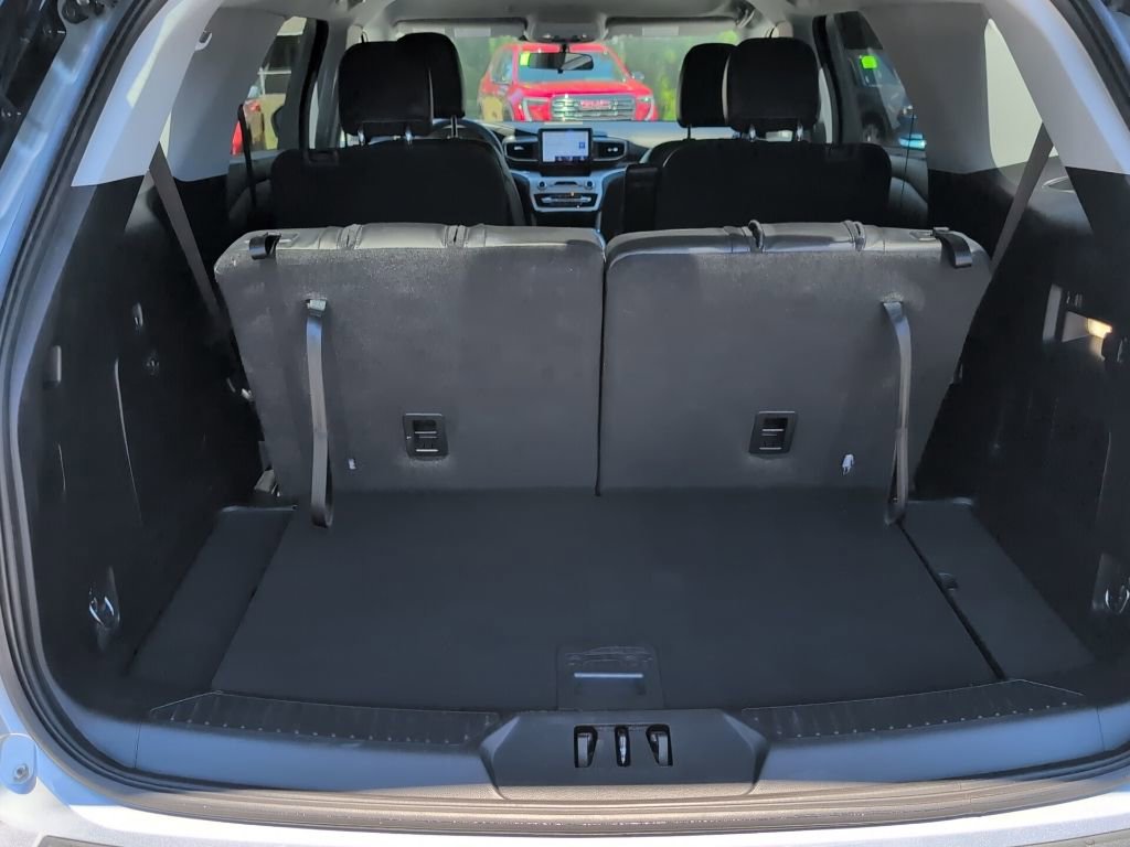 Certified 2023 Ford Explorer XLT w/ Equipment Group 202A image 14