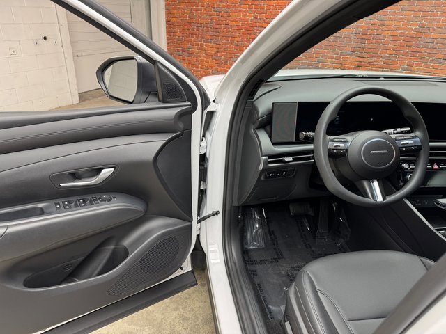 Used 2025 Hyundai Santa Cruz SEL image 11