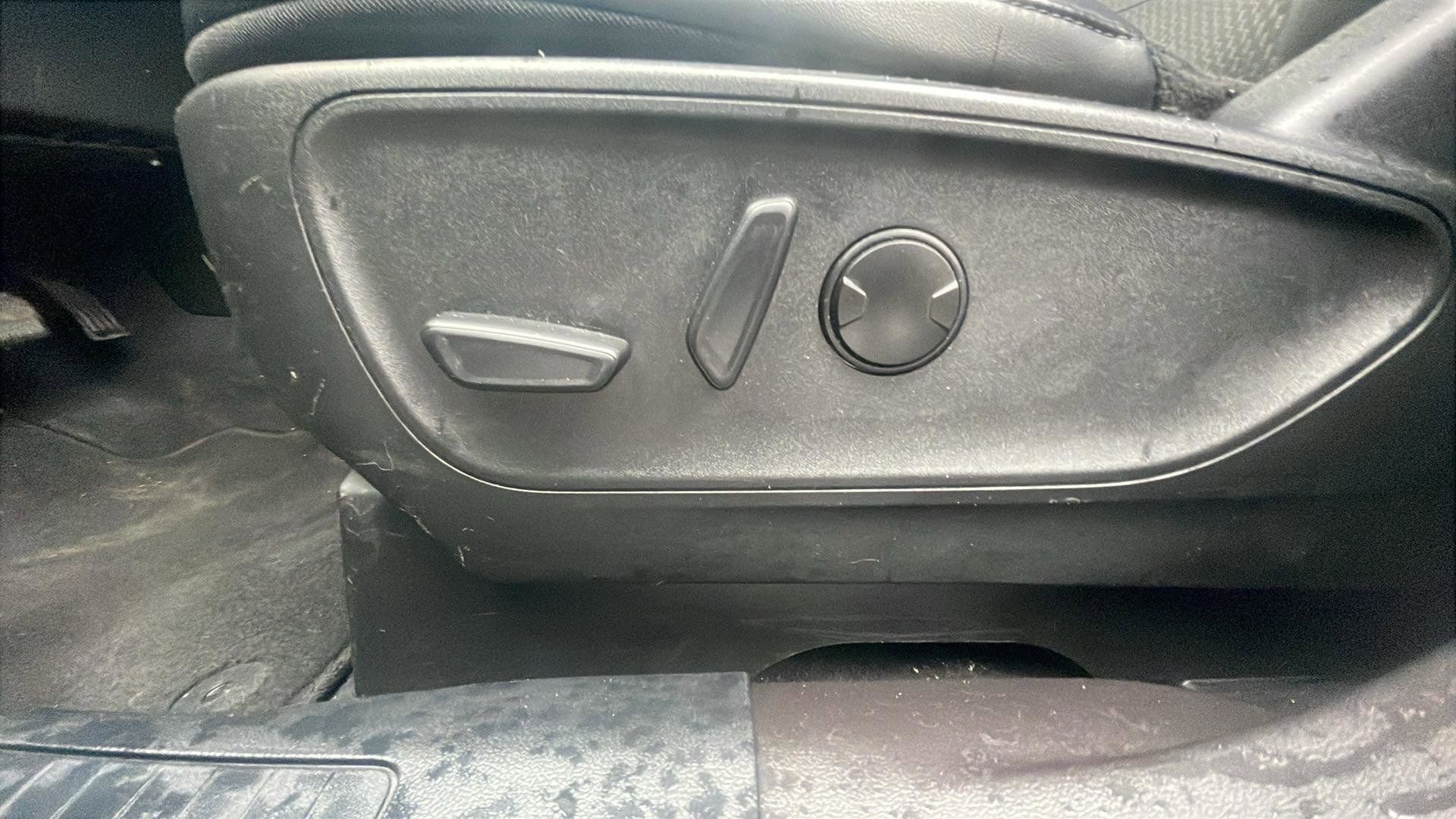 Certified 2023 Ford Escape SE FWD image 25