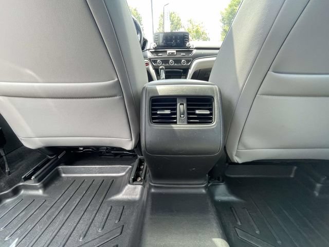 Used 2018 Honda Accord Touring image 17