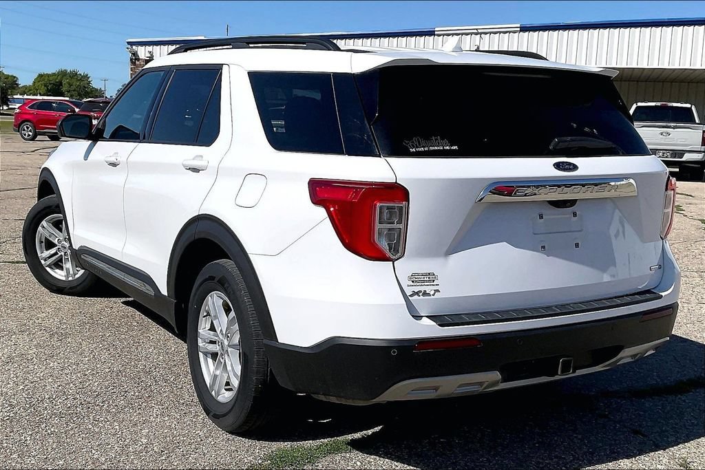 Certified 2020 Ford Explorer XLT w/ Equipment Group 202A AWD/4WD image 3