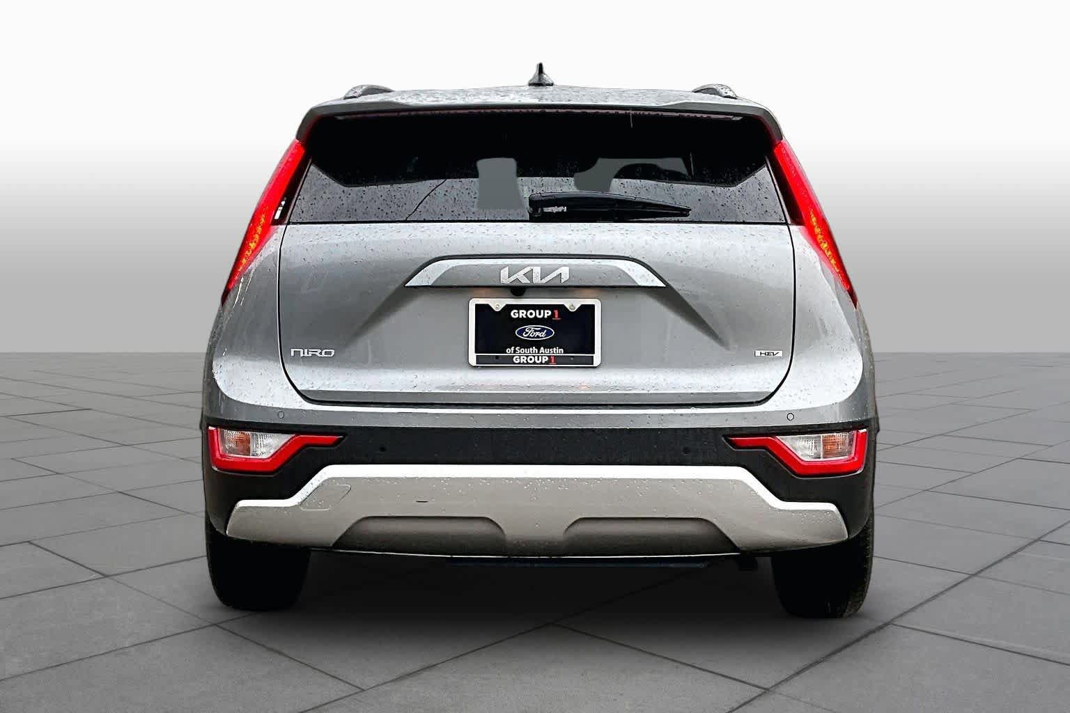 Used 2023 Kia Niro EX FWD image 5
