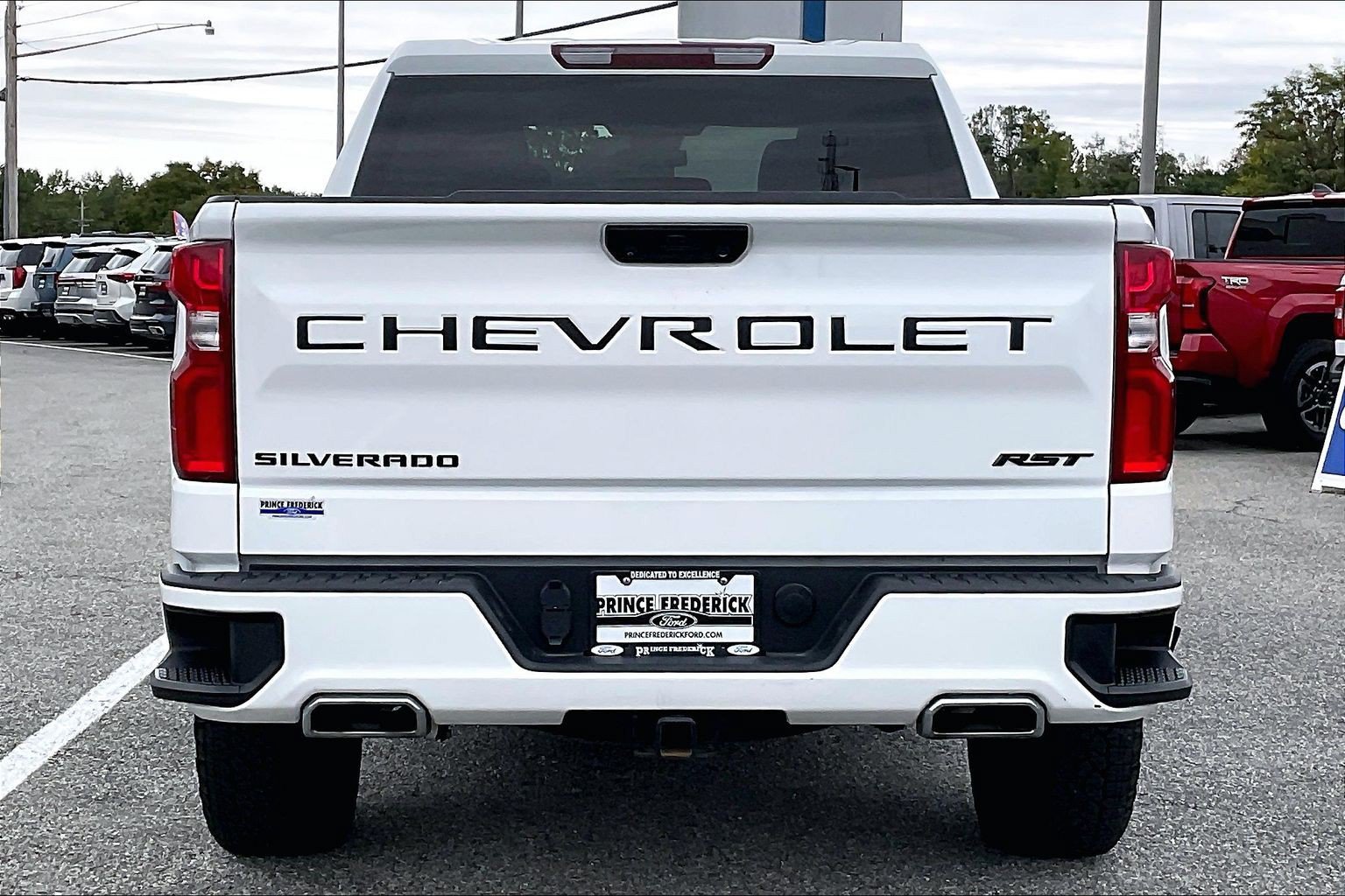Used 2024 Chevrolet Silverado 1500 RST w/ Z71 Off-Road Package AWD/4WD image 4
