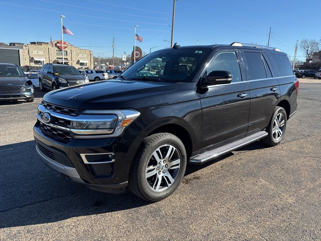Certified 2022 Ford Expedition Limited image 3
