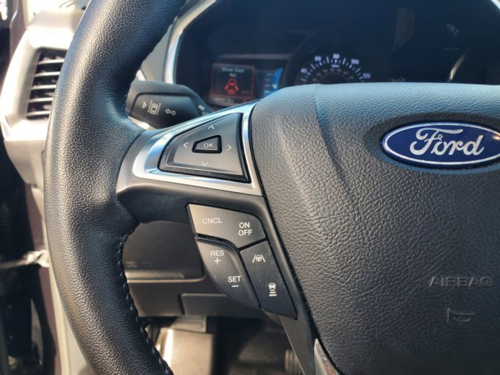 Certified 2019 Ford Edge Titanium image 17