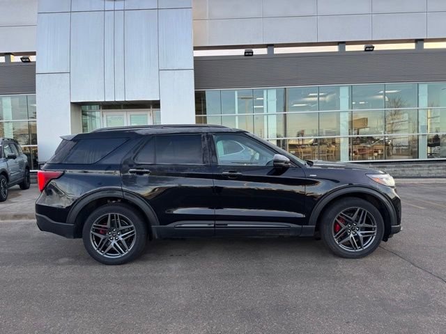 Certified 2025 Ford Explorer ST-Line w/ Premium Package image 4