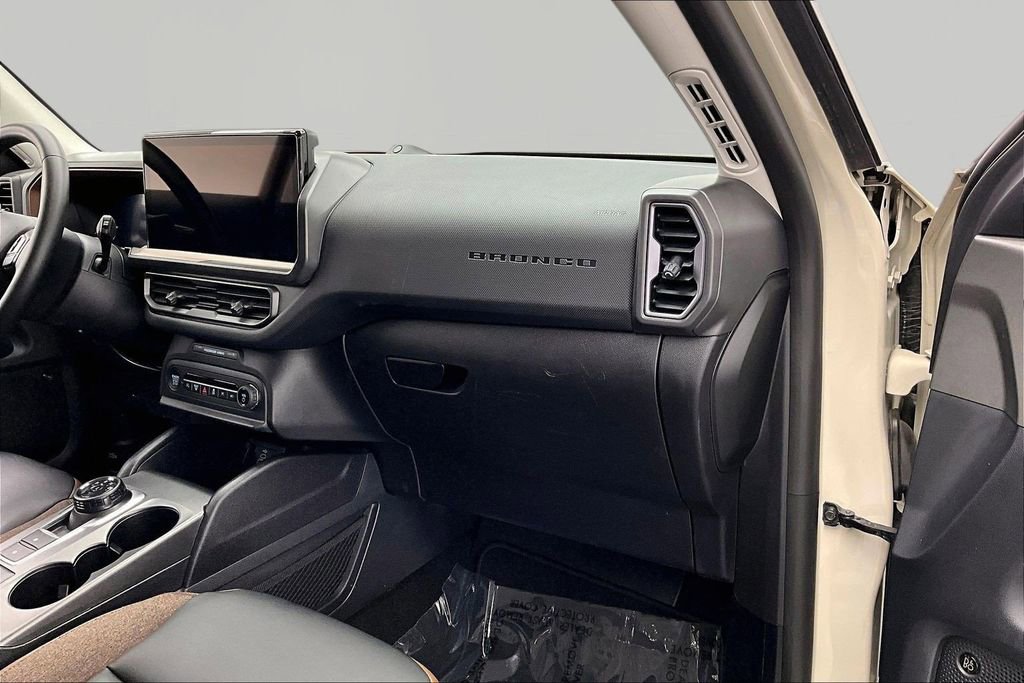 Certified 2025 Ford Bronco Sport Outer Banks w/ Outer Banks Tech Package+ AWD/4WD image 17