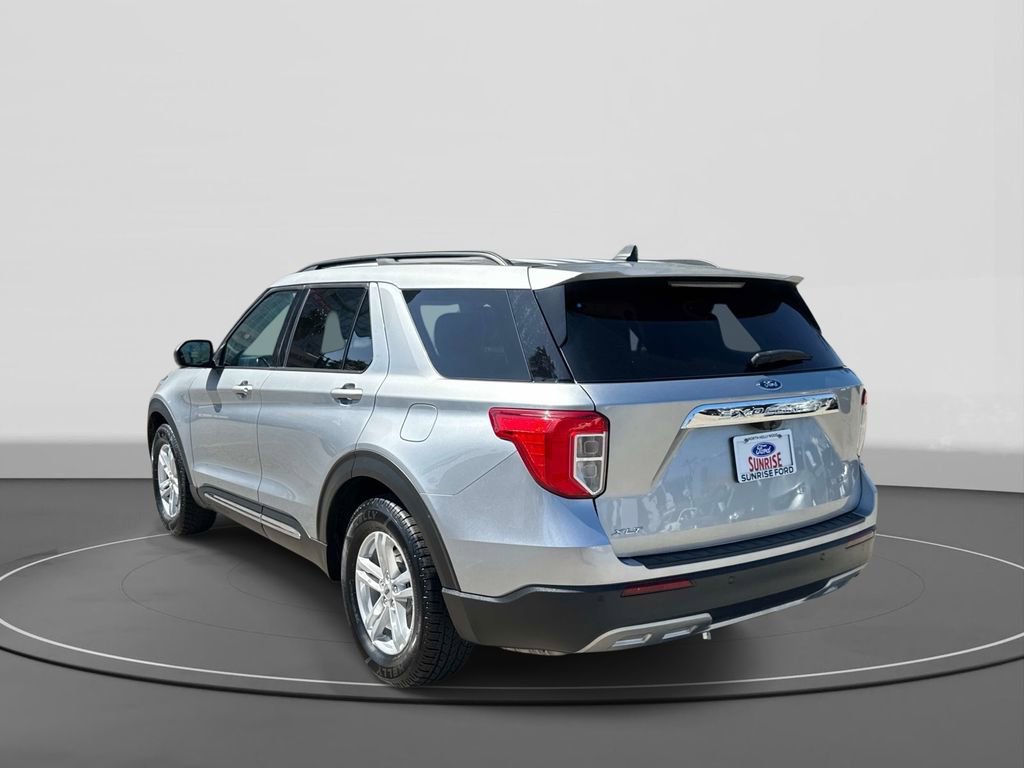 Certified 2022 Ford Explorer XLT w/ Equipment Group 202A RWD image 7