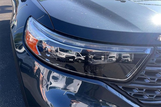 Certified 2022 Ford Explorer XLT w/ Equipment Group 202A image 30