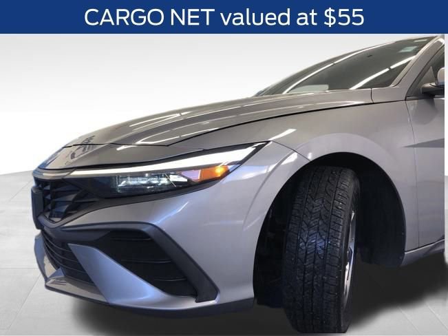 Used 2024 Hyundai Elantra SE image 2