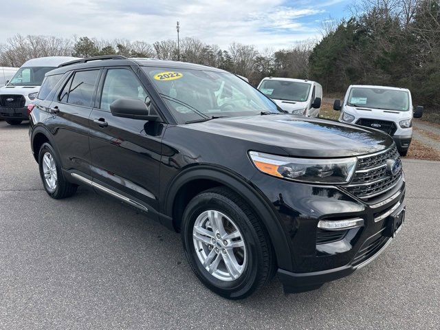 Certified 2022 Ford Explorer XLT w/ Equipment Group 202A image 30