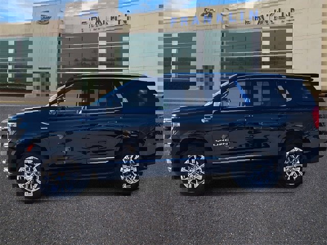 Used 2021 GMC Yukon SLT w/ SLT Premium Package image 2