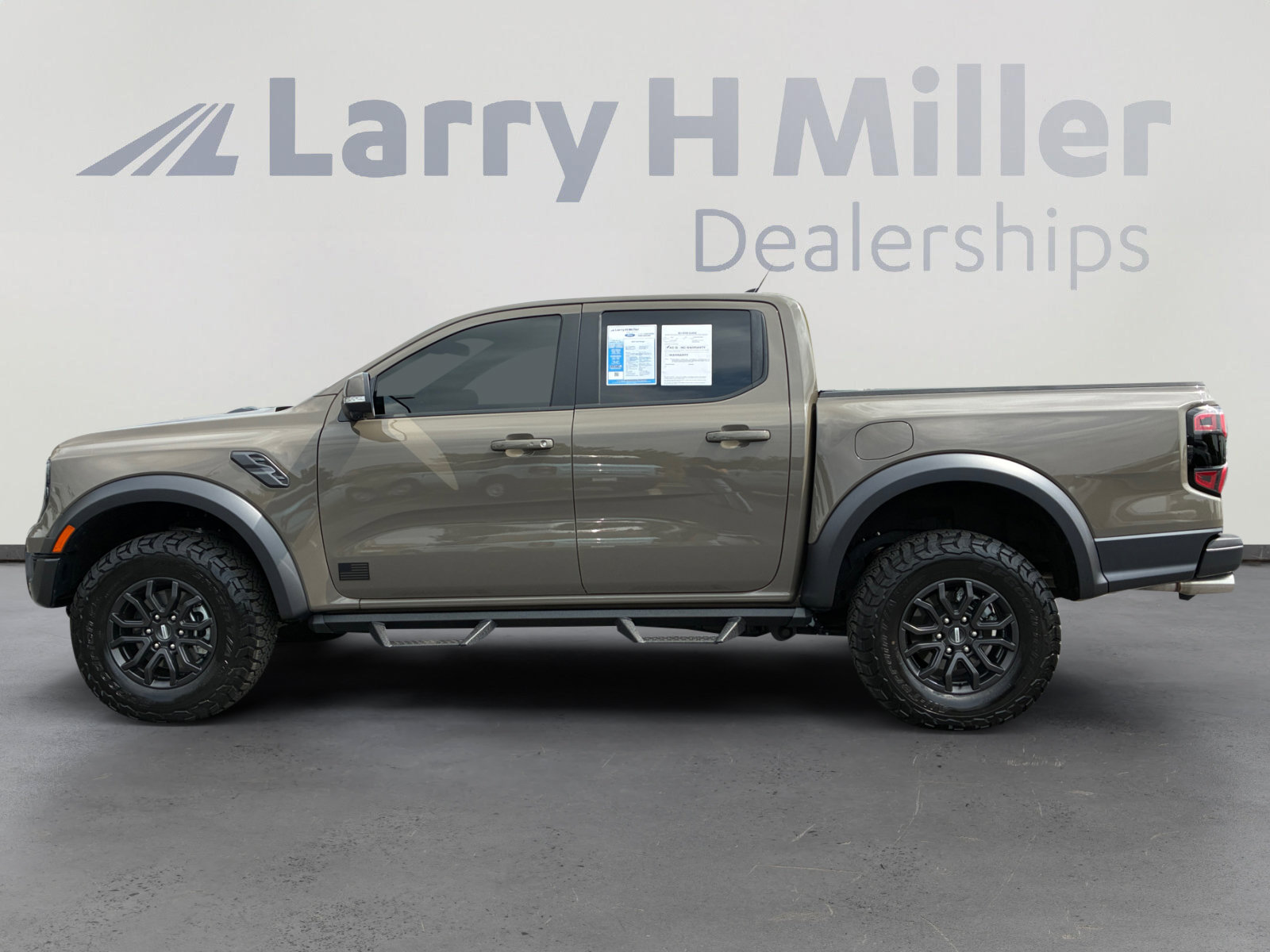 Certified 2025 Ford Ranger Raptor AWD/4WD image 2