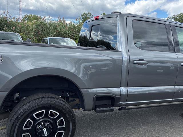 Certified 2025 Ford F350 Platinum w/ FX4 Off-Road Package AWD/4WD image 31