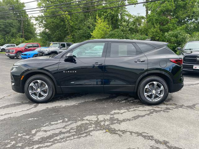 Used 2025 Chevrolet Blazer LT AWD/4WD image 9