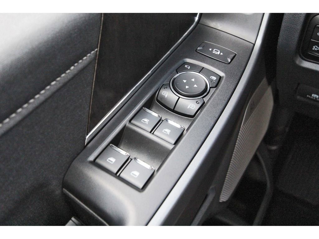 Certified 2025 Ford F250 Lariat w/ FX4 Off-Road Package image 21