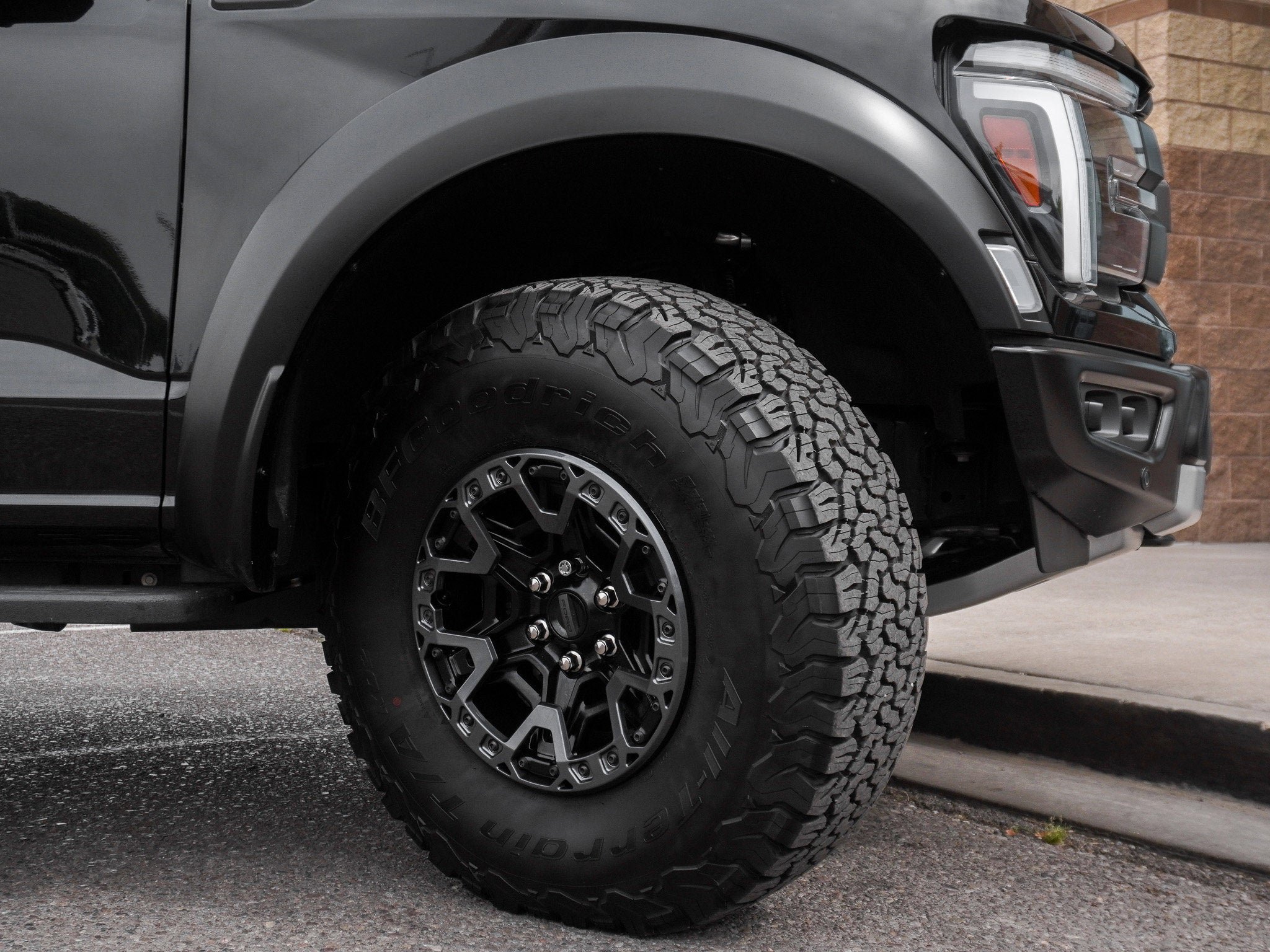 Certified 2025 Ford F150 Raptor AWD/4WD image 13