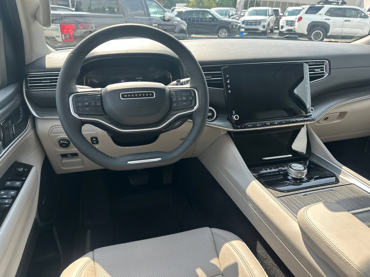 Used 2024 Jeep Wagoneer L Series II w/ Flexible Seating Group RWD image 23